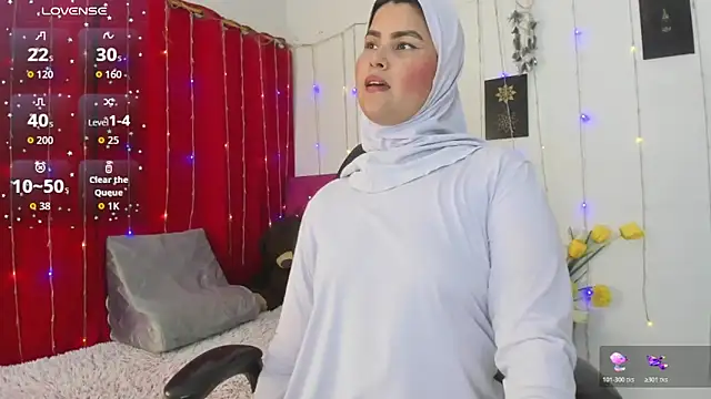 AishaAmin  online show from May 19, 12:12 pm