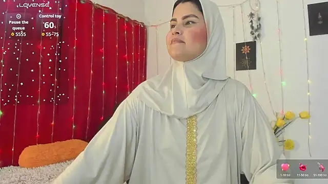 AishaAmin  online show from May 22, 12:25 pm