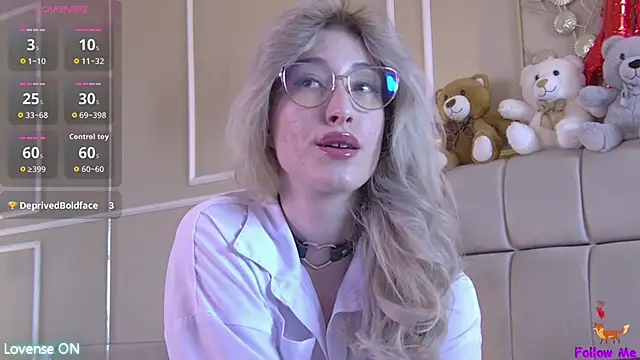 SerenaBennet online show from October 19, 9:44 am