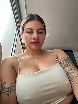 AtheneaRossi online show from May 12, 2:24 pm