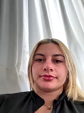 Snapshot of AtheneaRossi chatting on September 10, 8:31 pm AtheneaRossi online show from September 10, 8:31 pm