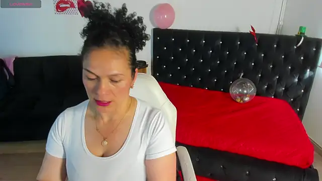 Aliciia cute1 online show from May 22, 9:24 pm