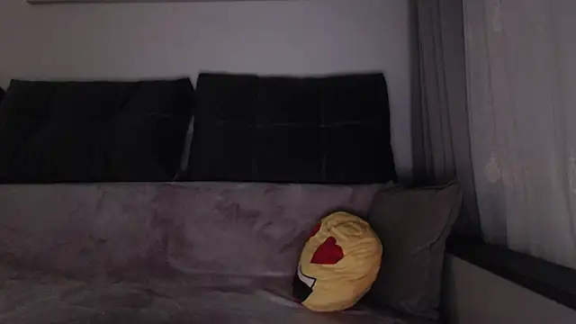  JustmeHere  online show from March 30, 5:12 pm