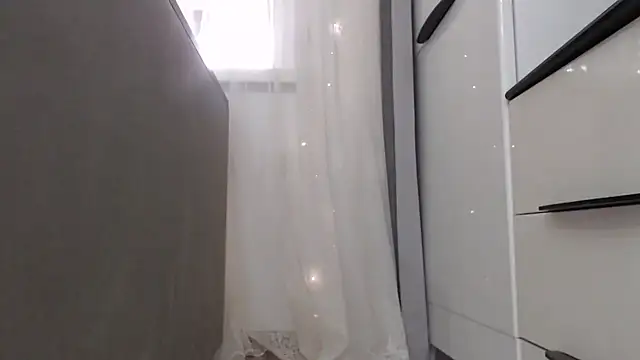  JustmeHere  online show from November 9, 9:27 am