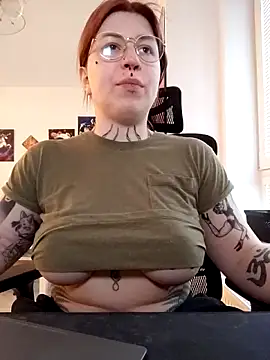 divine eve online show from December 18, 1:05 pm