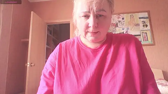 mira robinsonnn online show from April 6, 4:46 am