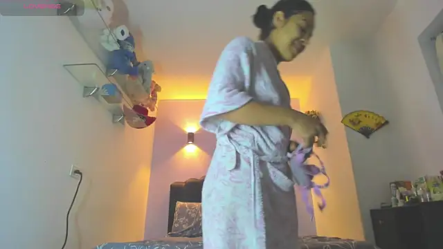 Sofia Clauss  online show from May 26, 4:45 am