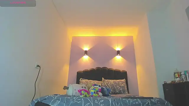 Sofia Clauss  online show from May 19, 4:19 am