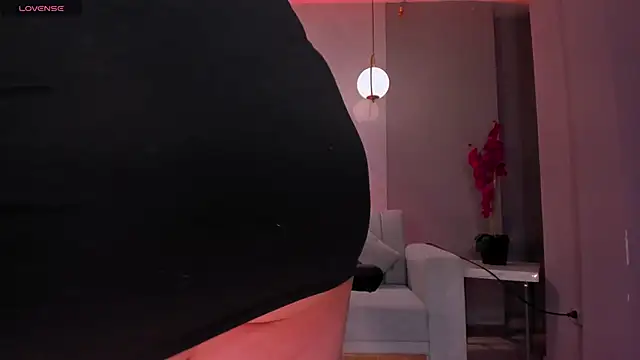 AnnaBrooks1 online show from April 9, 6:46 pm