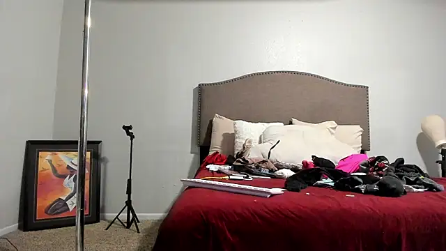 yiauana online show from October 10, 12:26 am