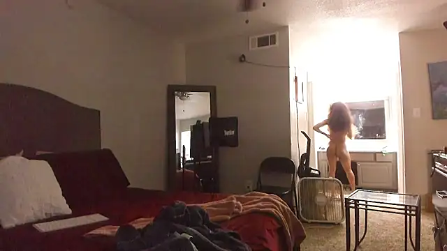 yiauana online show from April 12, 11:39 pm