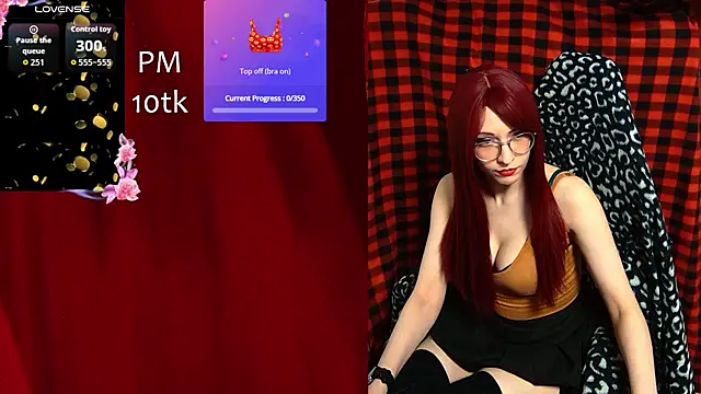 Snapshot of ElliMoor chatting on October 21, 10:52 am ElliMoor online show from October 21, 10:52 am