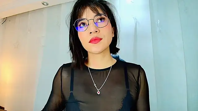 lina bedoya  online show from May 15, 11:46 am
