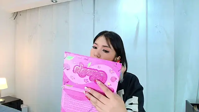 lina bedoya  online show from October 10, 11:37 am