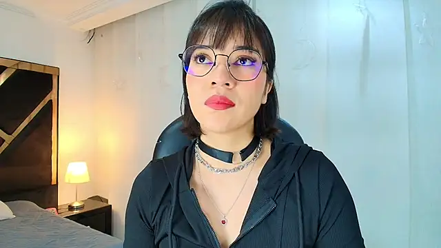lina bedoya  online show from May 14, 11:38 am