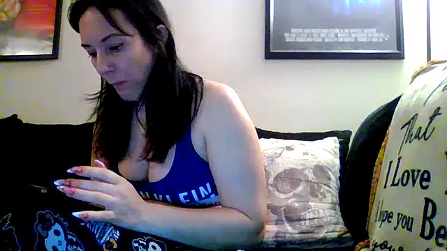 Snapshot of CrystalLakeXO chatting on September 21, 5:17 am CrystalLakeXO online show from September 21, 5:17 am