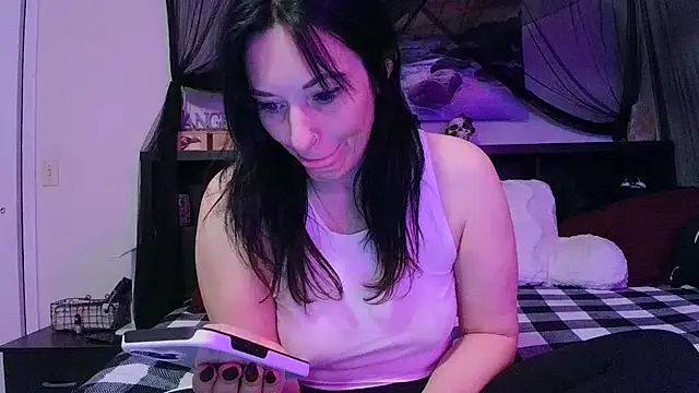 CrystalLakeXO online show from February 2, 9:41 am