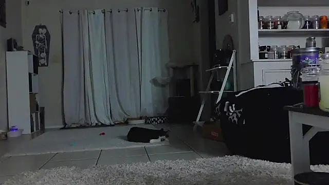 CrystalLakeXO online show from October 8, 7:24 am