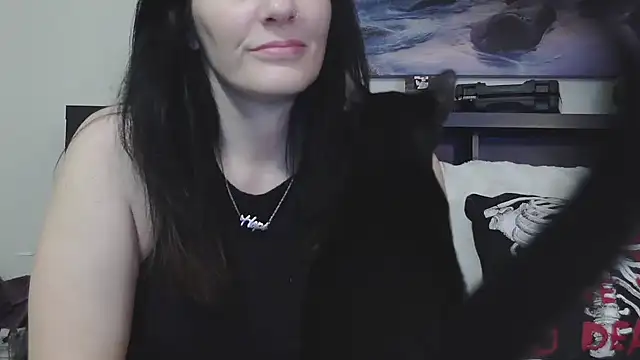Snapshot of CrystalLakeXO chatting on September 25, 10:36 am CrystalLakeXO online show from September 25, 10:36 am