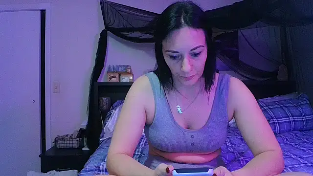 CrystalLakeXO online show from May 20, 7:27 am