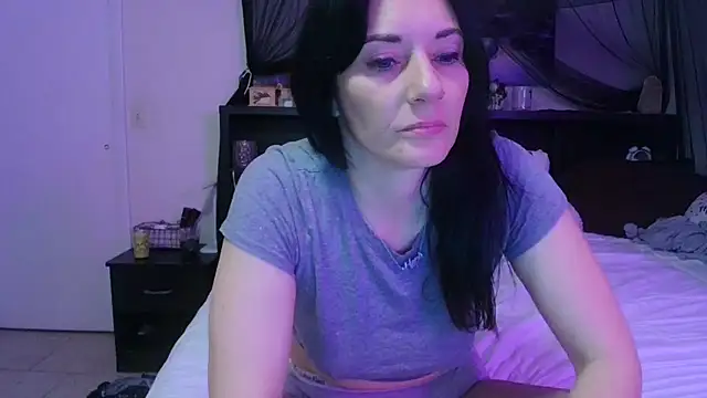 CrystalLakeXO online show from May 8, 7:55 am
