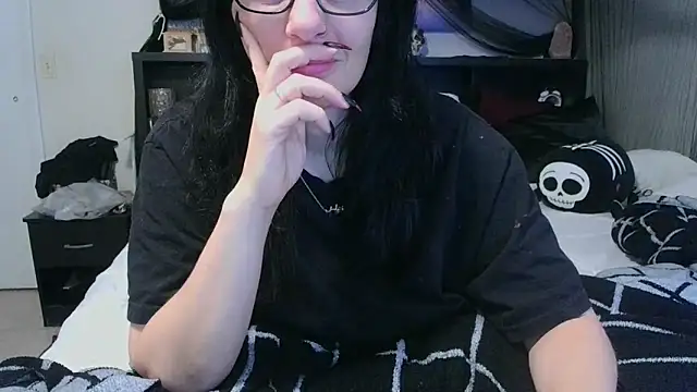 CrystalLakeXO online show from May 5, 5:32 am