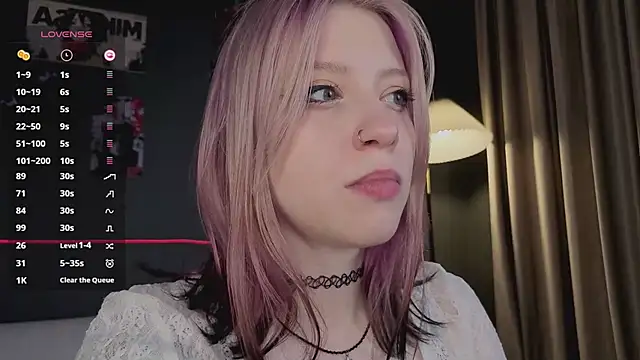 arielabradberry online show from May 21, 1:42 pm