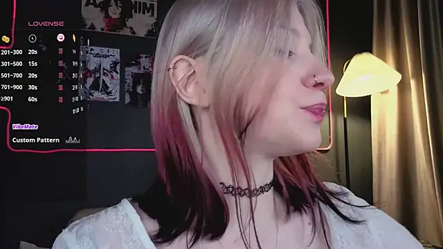 arielabradberry online show from March 10, 3:27 pm