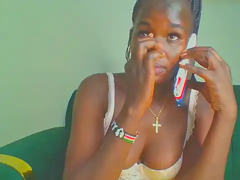 cutesmiling online show from May 7, 5:12 am