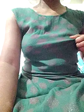 rituporna2004 online show from January 17, 1:29 pm