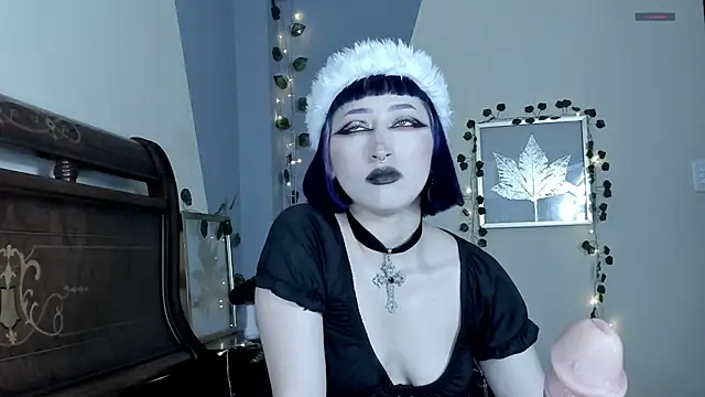 Snapshot of BlueBerry____ chatting on October 10, 12:04 am BlueBerry online show from October 10, 12:04 am