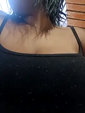 lia mariana online show from March 22, 9:32 pm