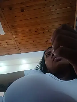 lia mariana online show from May 15, 4:38 am