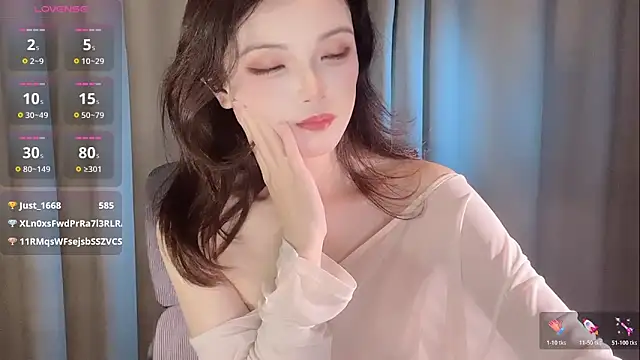 --xixi-- online show from May 13, 8:03 pm
