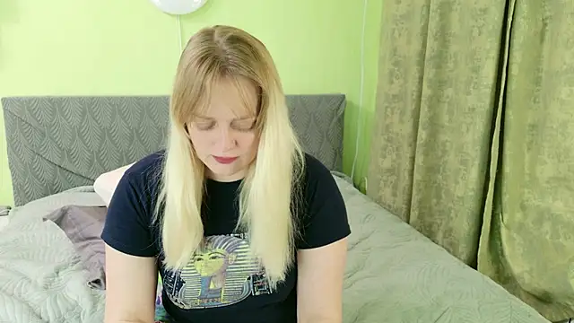 Kira Miler online show from May 21, 5:27 am