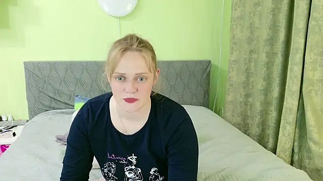 Kira Miler online show from May 22, 11:41 am