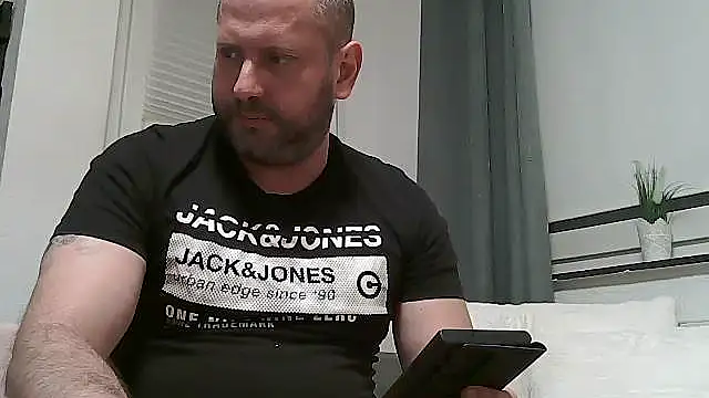 HarleyQuinnundJoker online show from October 10, 6:46 pm