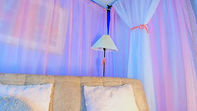 liccy hall online show from May 4, 11:47 am