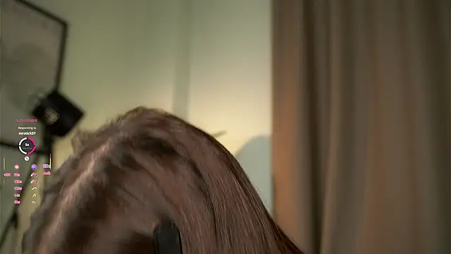 LillianLester online show from December 2, 4:36 am