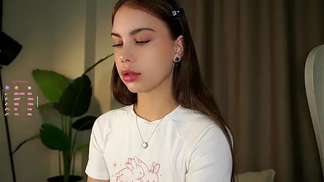 LillianLester online show from November 17, 4:02 am