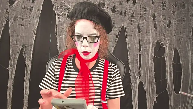 Snapshot of SaraDesirexo chatting on October 14, 12:52 pm SaraDesirexo online show from October 14, 12:52 pm