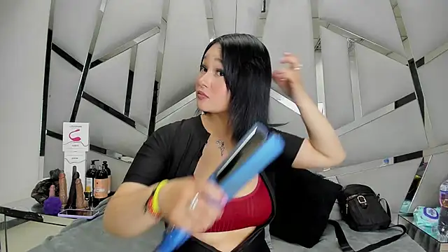 Catherinee69 x online show from May 13, 3:45 am