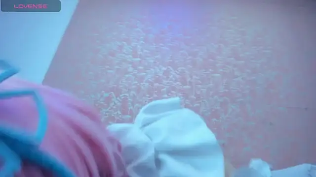 NEZUKO MITSURI online show from October 11, 1:36 pm