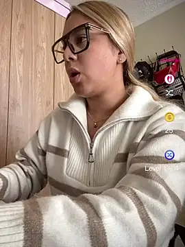 Miabonnett  online show from May 4, 8:12 pm