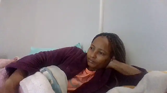 BabeAssXX online show from May 9, 7:21 am