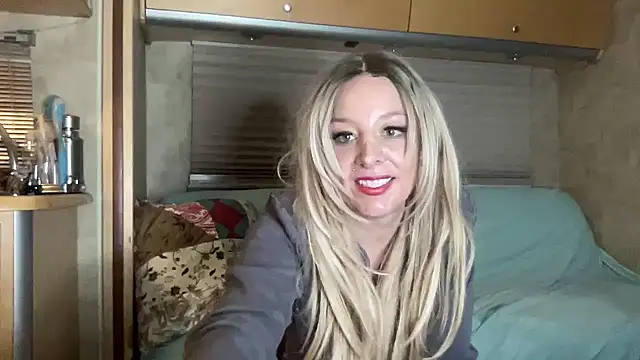 MonroeLoves online show from December 15, 5:01 am