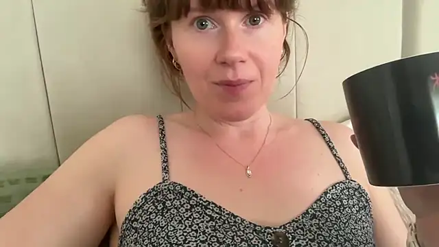 redheadrosie69 online show from May 26, 8:13 am