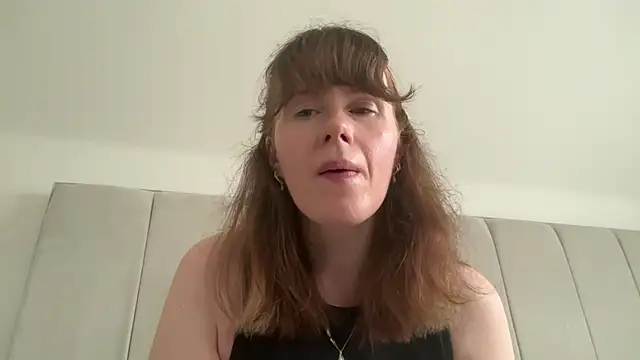 redheadrosie69 online show from May 9, 10:28 am