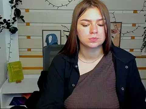Josephine Kiss online show from May 9, 8:38 am