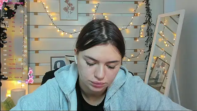 Josephine Kiss online show from January 8, 1:59 pm